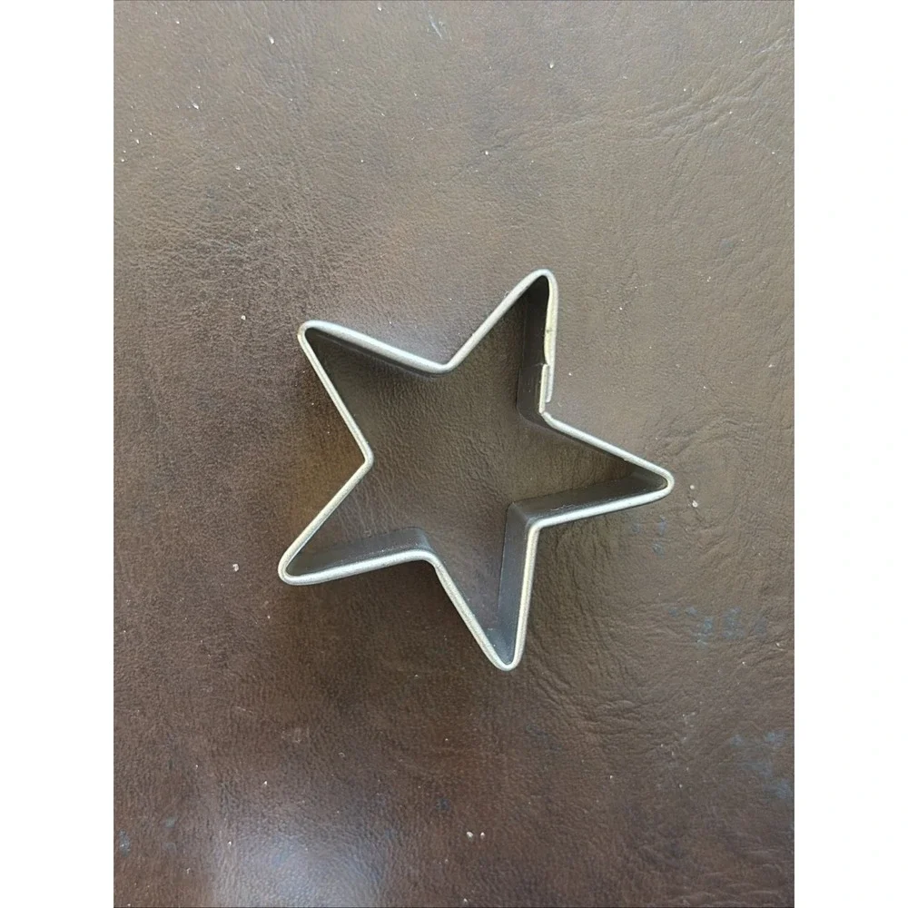 3 Mini Metal Cookie Cutters Christmas Theme Stocking, Star And Tree Shapes 1